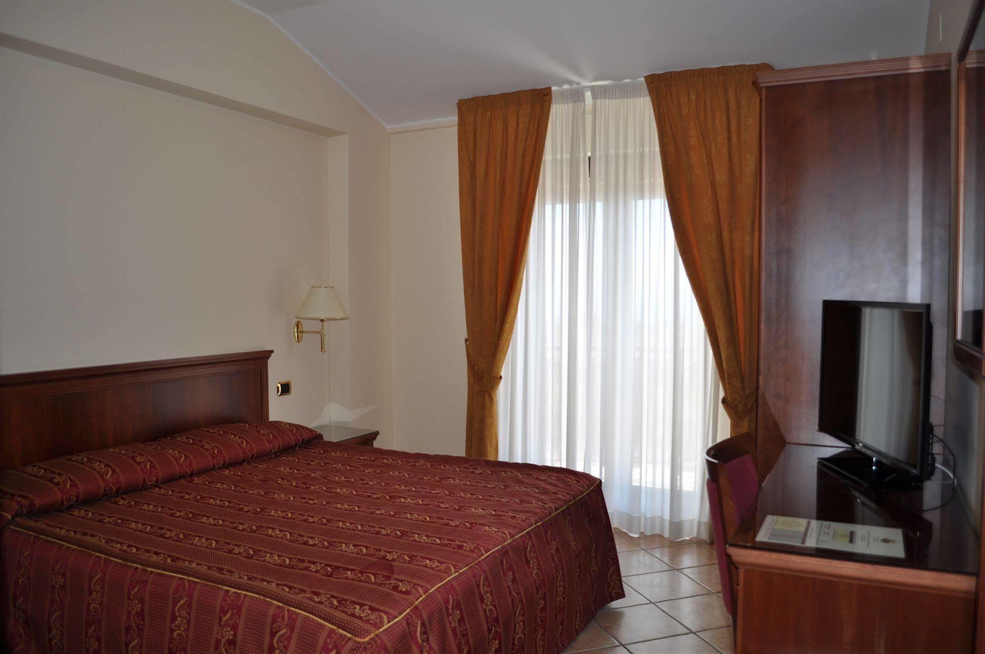 Hotel Ristorante Rossemi San Giovanni Rotondo Zewnętrze zdjęcie